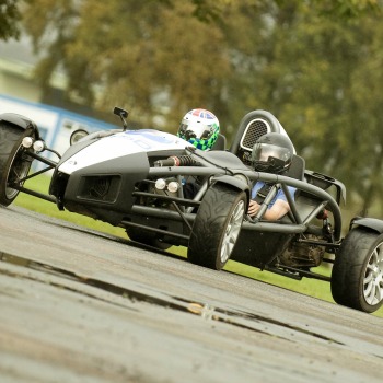 Ariel Atom v Caterham