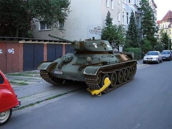 military-humor-bad-parking-level-tank.jp