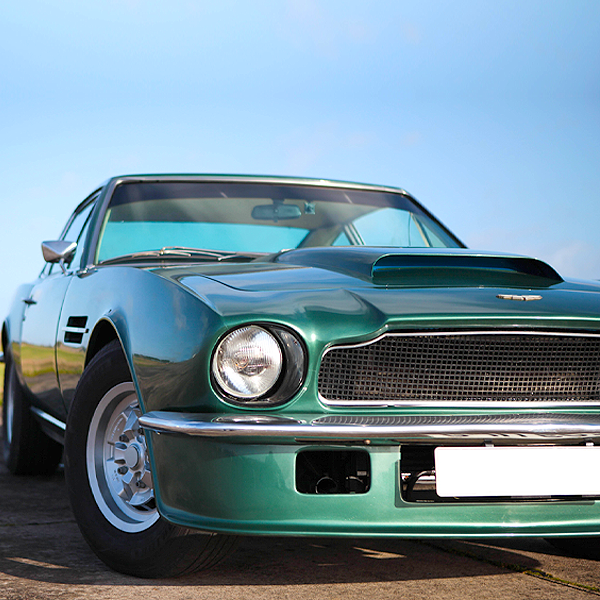 Classic Aston Martin Vantage Drive
