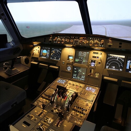 Ultimate ‘Pilot for a Day\\\\\\\' Simulator Experience