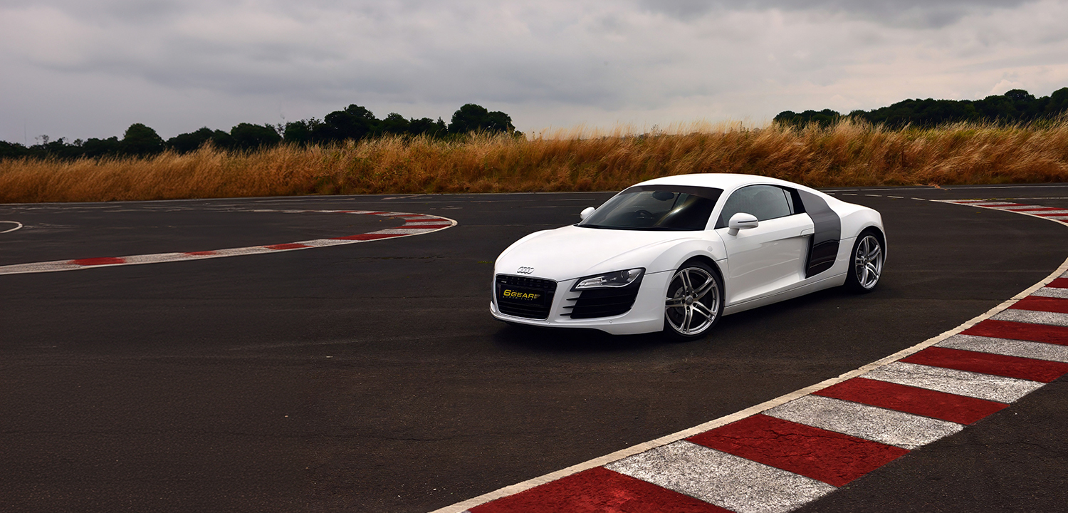 Audi R8 Driving Experience from Into the Blue