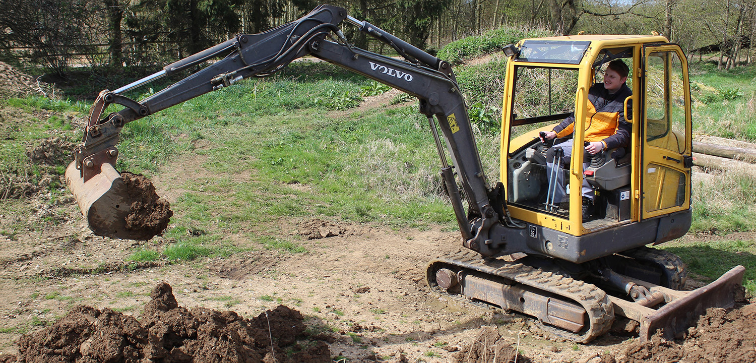 Digger Driving for Two-image-4073
