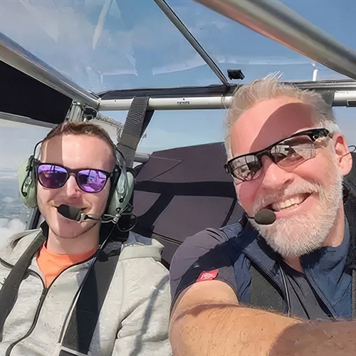 Flying Lessons Ayrshire - People Flying Plane Flying Lessons Ayrshire - People Flying Plane