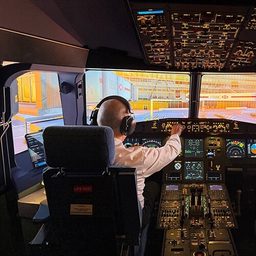 AI Airbus A320 Simulator near Gatwick