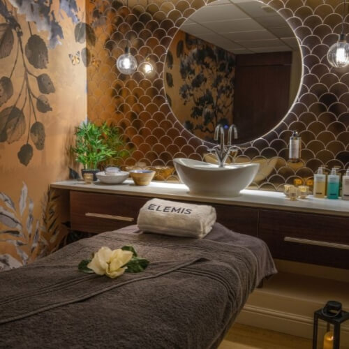 Q Hotels Spa Day with 25 min Treatment and Lunch with Prosecco