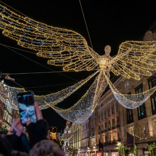 The Original Christmas Lights Tour Along Regents Street Thumbnail