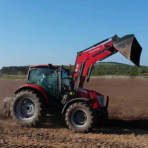 Junior Tractor Driving for 13 to 17 year olds Nottinghamshire Junior Tractor Driving for 13 to 17 year olds Nottinghamshire