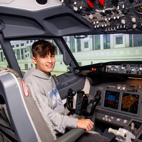 Boeing 737 Future Flyers Programme at Luton Airport for 12-21 yr olds Boeing 737 Future Flyers Programme at Luton Airport for 12-21 yr olds