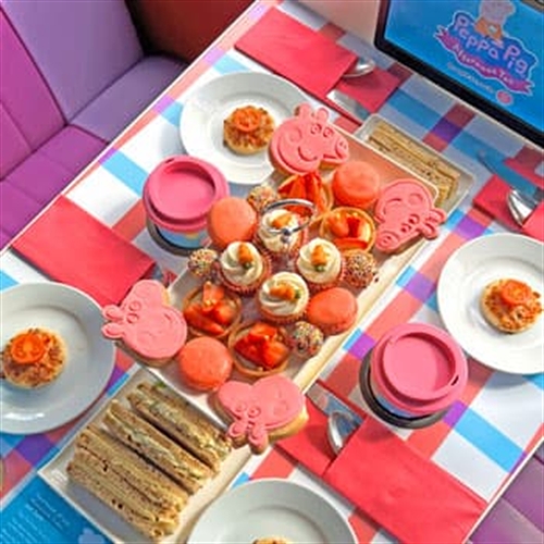 Peppa Pig Afternoon Tea London Bus Tour - Peppa Pig Teatime Treats Peppa Pig Afternoon Tea London Bus Tour - Peppa Pig Teatime Treats