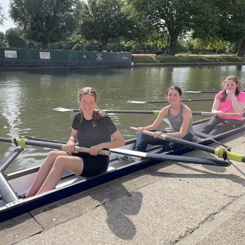 Junior Rowing Experiences Cambridge (Ages 13-18) Youth Rowing Junior Rowing Experiences Cambridge (Ages 13-18) Youth Rowing