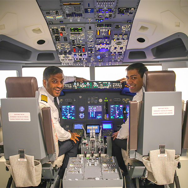 737 Flight Simulator London