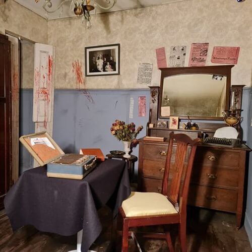 The Haunted House Escape Room London - Scary Haunted House