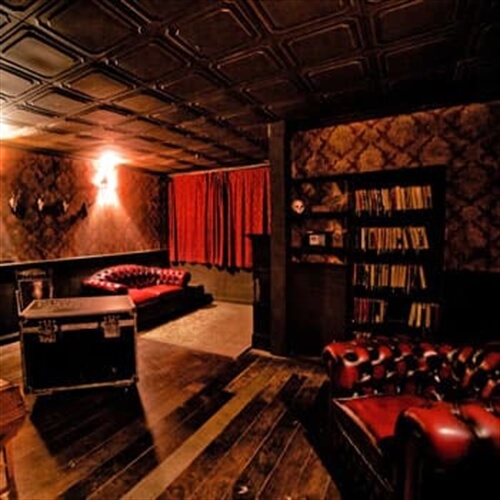 MoviESCAPE Escape Room Stockport - Dark Movie Theatre 