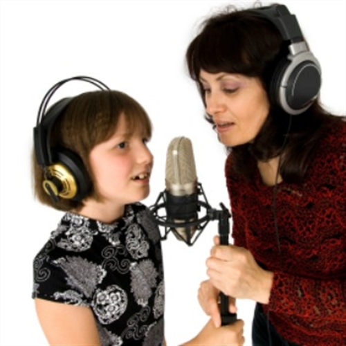 mum and daughter singing mum and daughter singing